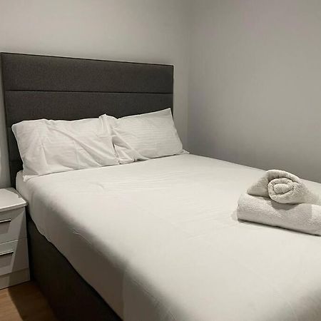 Monthly Stays 1Bed Serviced Studio Apartment Free Wifi & Netflix Whitechapel London Perfect For Solo & Coupled Guests Londres Exterior foto